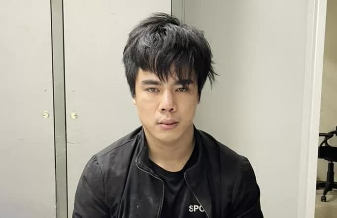 Đột nhập si&ecirc;u thị Điện M&aacute;y Xanh, tr&oacute;i bảo vệ cướp gần 1 tỉ đồng - Ảnh 2.