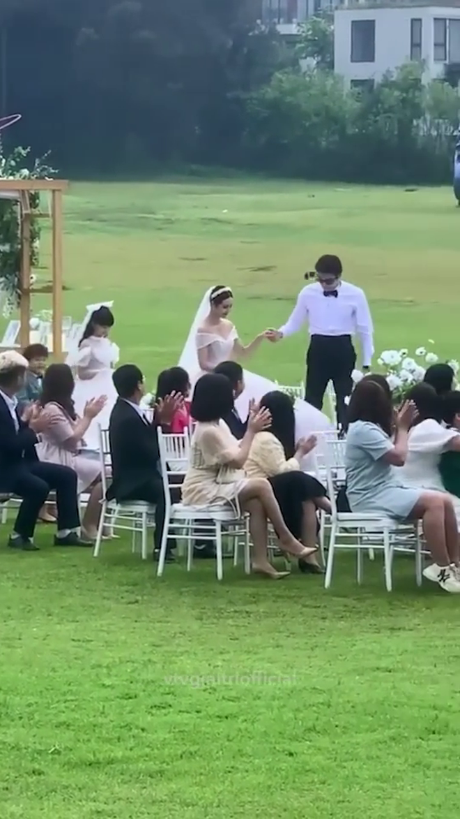 Những đám cưới ngoài trời cực đẹp trong phim Việt - Ảnh 53.