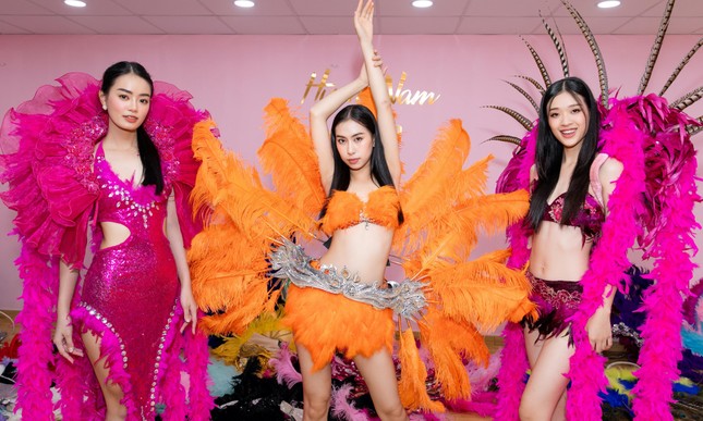Thí sinh Miss World Vietnam 2022 đeo cánh thiên thần nóng bỏng như người mẫu Victorias Secret - Ảnh 2.