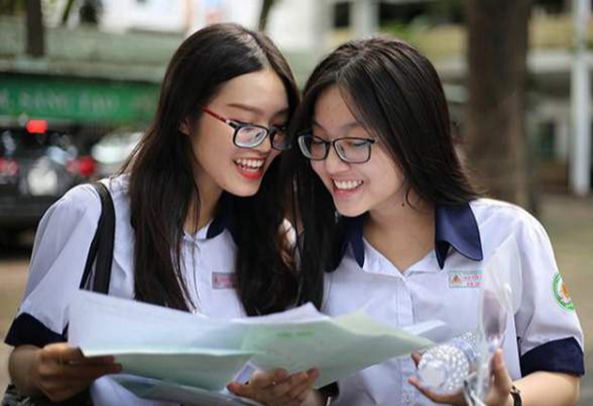 Điểm chuẩn xét học bạ LẠM PHÁT, nhiều ngành vượt... 30 điểm: Có hay không sự thiếu công bằng trong đánh giá kết quả học tập của học sinh? - Ảnh 1.