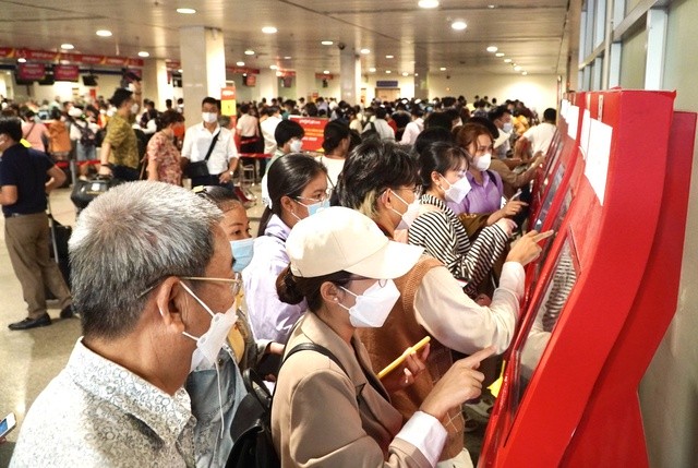 L&yacute; do c&aacute;c h&atilde;ng h&agrave;ng kh&ocirc;ng bị tu&yacute;t c&ograve;i check-in nhanh c&oacute; thu ph&iacute; ở s&acirc;n bay - Ảnh 1.