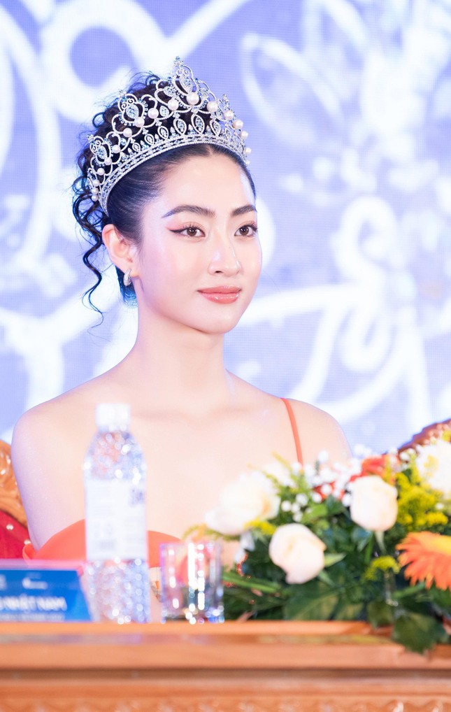 Top 3 Miss World Vietnam 2019 hội ngộ trên thảm đỏ, khoe nhan sắc nóng bỏng trước khi hết nhiệm kỳ - Ảnh 12.