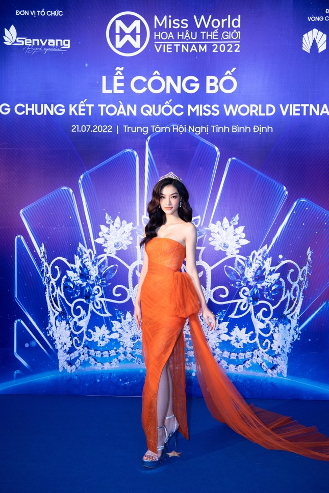 Top 3 Miss World Vietnam 2019 hội ngộ trên thảm đỏ, khoe nhan sắc nóng bỏng trước khi hết nhiệm kỳ - Ảnh 5.