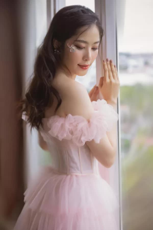 Nam Em: Quyết tâm thành thánh giảm cân độ nhan sắc để thắng ở Hoa hậu Thế giới Việt Nam - Ảnh 2.