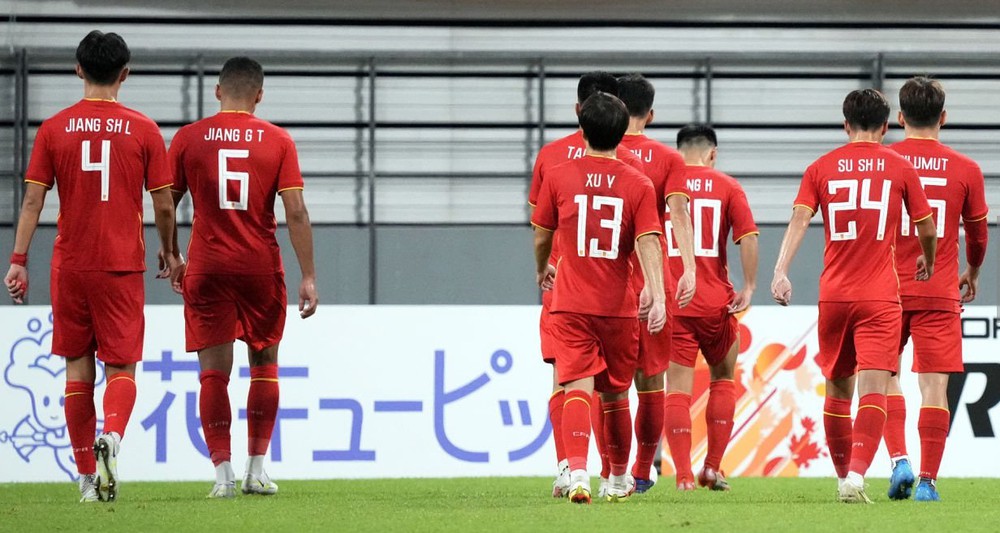 “ĐT Trung Quốc chẳng hề tôn trọng giải đấu, họ khiến CĐV đến sân xuống thấp không tưởng” - Ảnh 3. “ĐT Trung Quốc chẳng hề tôn trọng giải đấu, họ khiến CĐV đến sân xuống thấp không tưởng” - Ảnh 3.