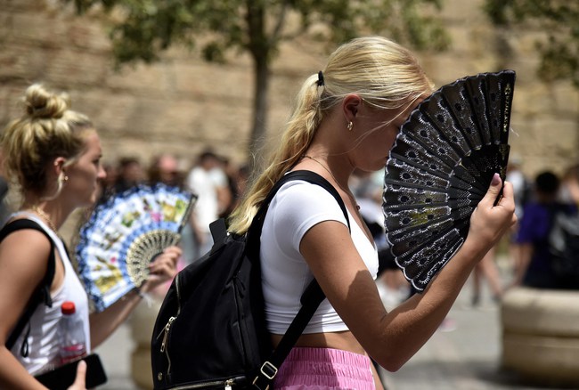 Vì sao máy điều hòa không khí ở châu Âu là một thứ hiếm khi nhìn thấy, mùa hè cũng ít người dùng? - Ảnh 1.