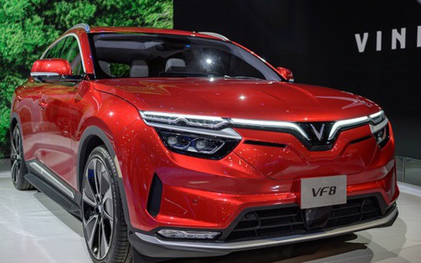 VinFast lần đầu cho người d&ugrave;ng chạy thử xe điện VF8 tại Việt Nam - Ảnh 2.