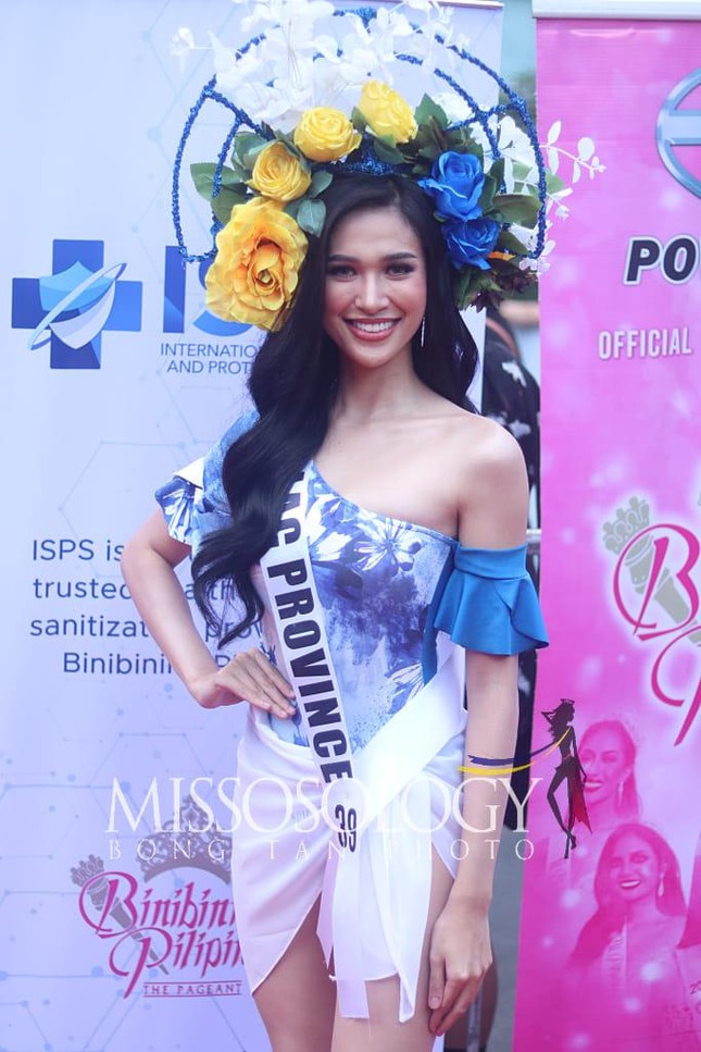 Thí sinh Hoa hậu Philippines 2022 xinh đẹp diễu hành trên phố bằng xe mui trần - Ảnh 11.