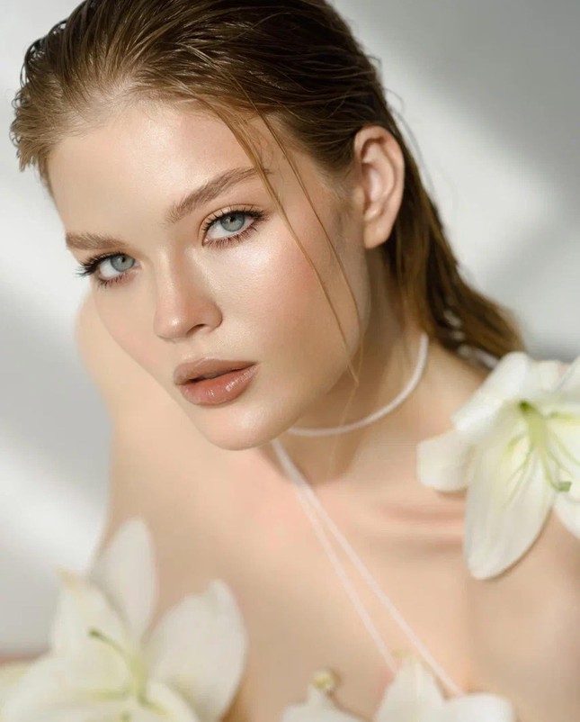 Vẻ đẹp như thiên thần của người mẫu tóc vàng vừa đăng quang Hoa hậu Nga 2022 - Ảnh 2.