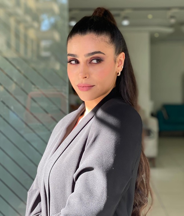 Tân Hoa hậu Lebanon cực xinh đẹp nhưng bị chê chiều cao khiêm tốn và vòng eo bánh mì - Ảnh 10. Tân Hoa hậu Lebanon cực xinh đẹp nhưng bị chê chiều cao khiêm tốn và vòng eo bánh mì - Ảnh 10.