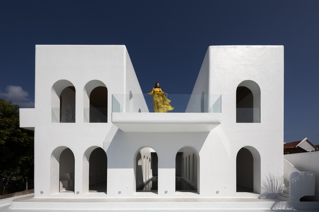Ngôi nhà tựa Santorini thu nhỏ bên bờ biển Khánh Hòa với ngàn góc sống ảo - Ảnh 3.
