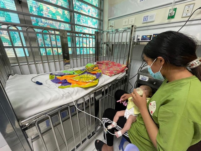 Kh&ocirc;ng tự &yacute; mua thuốc Tamiflu điều trị c&uacute;m - Ảnh 1.
