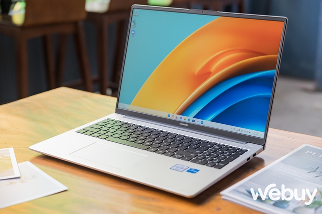 Trải nghiệm nhanh Huawei MateBook D 16: Thiết kế đẹp mắt, màn hình 16 inch ấn tượng, dùng chip Intel Gen 12 H-Series, giá gần 24 triệu đồng - Ảnh 1.