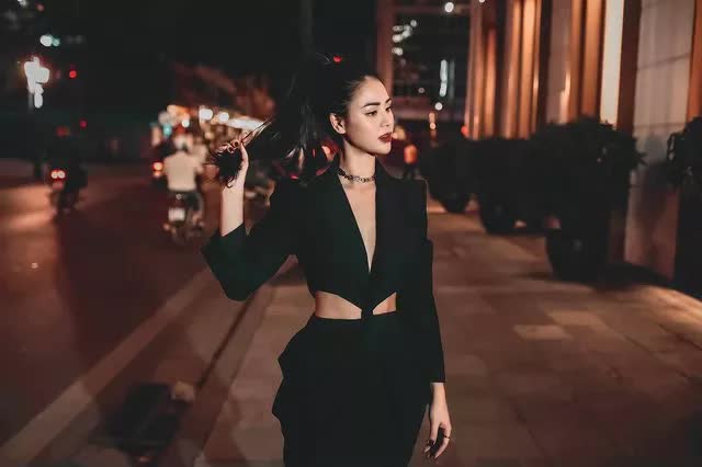 Body không mỡ thừa, bạn gái Thanh Sơn Đấu Trí chuộng đồ sexy - Ảnh 4.
