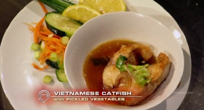 Khi món ăn Việt lên sóng MasterChef: Khiến dàn đầu bếp nước ngoài “đau đầu”, còn giám khảo thì bất ngờ khi ăn - Ảnh 4.