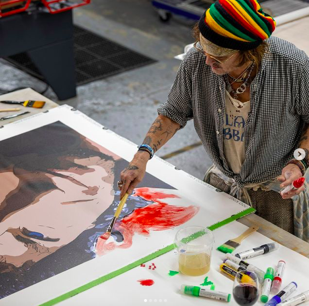 Johnny Depp bán các tác phẩm nghệ thuật được 3 triệu bảng chỉ trong vài giờ - Ảnh 3.