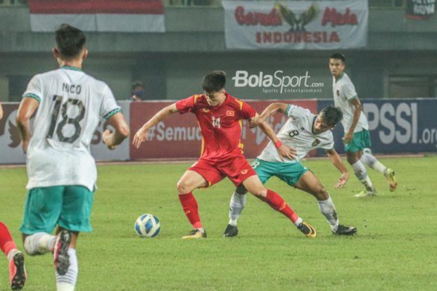 U19 Việt Nam: Đầy quyết tâm, thừa sáng tạo nhưng thiếu thể lực - Ảnh 1.