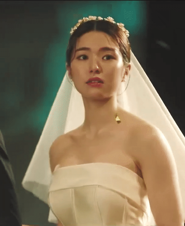 Mỹ nhân nổi lên sau 1 đêm nhờ vai phụ cô dâu: Nét đẹp quá giống Shin Se Kyung, học tận 2 trường đại học danh giá thế giới - Ảnh 3.