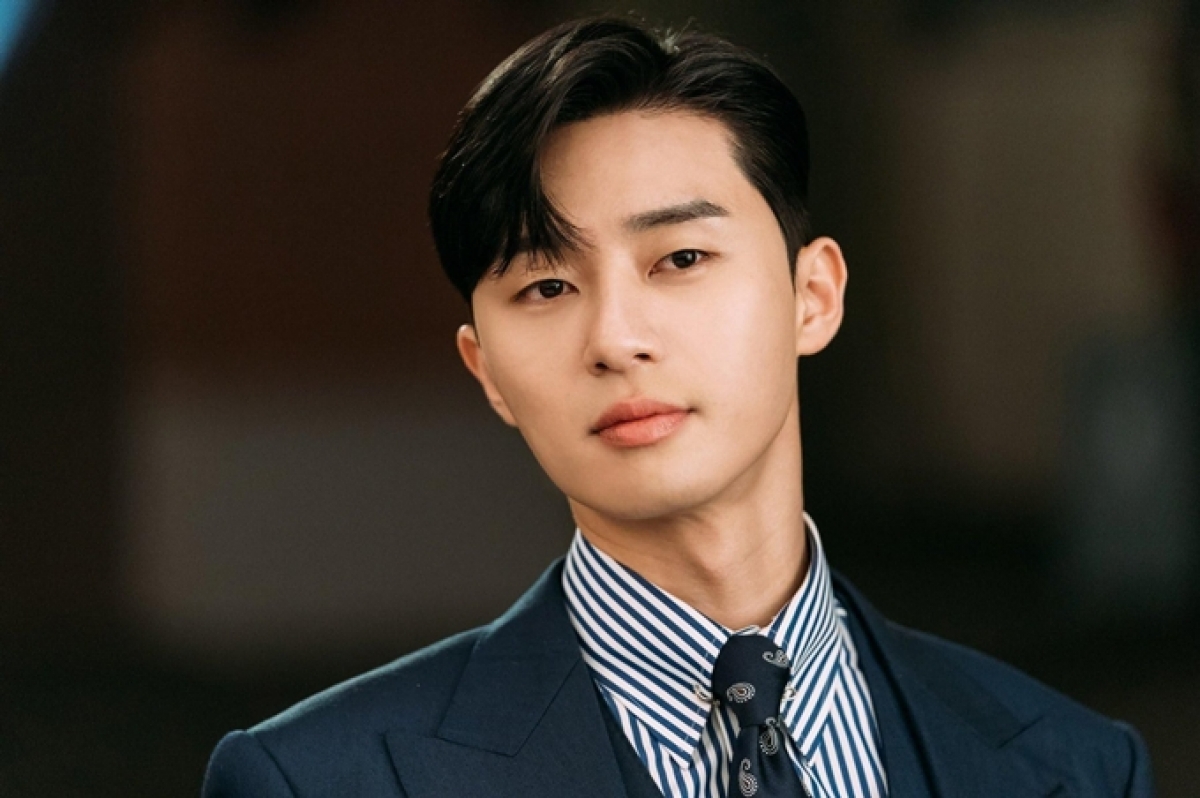 Hé lộ khối tài sản khủng của V (BTS), Park Seo Joon và Choi Woo Sik - Ảnh 2.