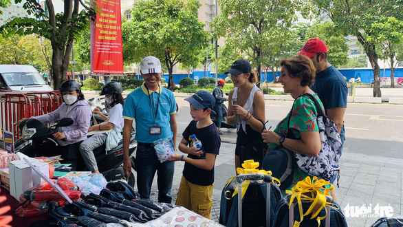 Chưa hết tour hè, chùm tour thu đông đã nhộn nhịp - Ảnh 1.