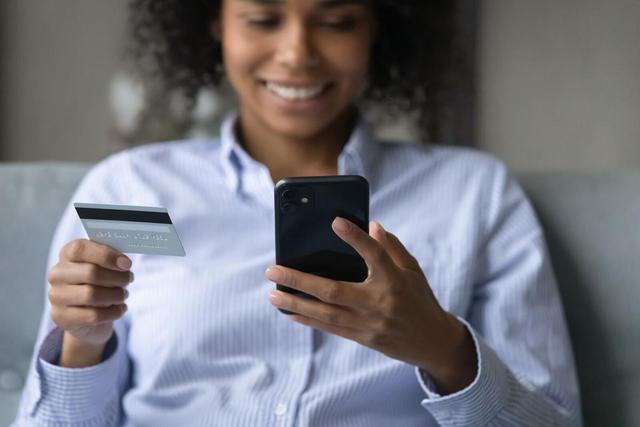 Câu trả lời cho bài toán khó của Gen Z: Nên sống hết mình cho tuổi trẻ hay tiết kiệm là thượng sách? - Ảnh 2.