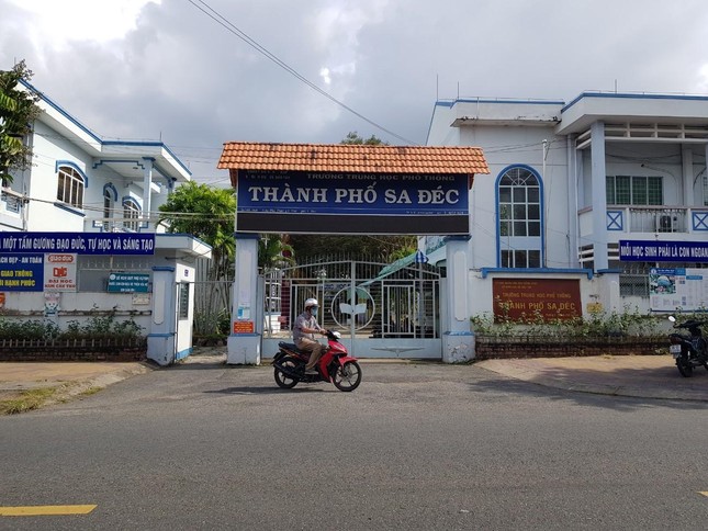 9 học sinh tại Đồng Tháp bị ‘giam’ giấy báo dự thi THPT vì nợ học phí - Ảnh 1.