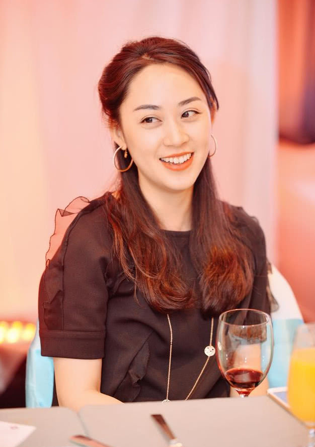 Vực công ty của chồng thoát khỏi bờ vực phá sản, mĩ nhân 8x được chồng “nhường ngai”, lọt top người trẻ giàu nhất Châu Á - Ảnh 1.