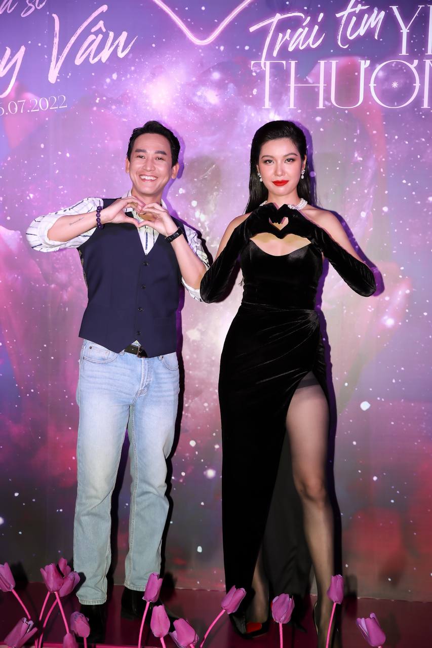 Thúy Vân chính thức làm ca sĩ: Mời Vũ Thu Phương - Khánh Vân đóng MV, bất ngờ bật khóc trong họp báo - Ảnh 14. Thúy Vân chính thức làm ca sĩ: Mời Vũ Thu Phương - Khánh Vân đóng MV, bất ngờ bật khóc trong họp báo - Ảnh 14.