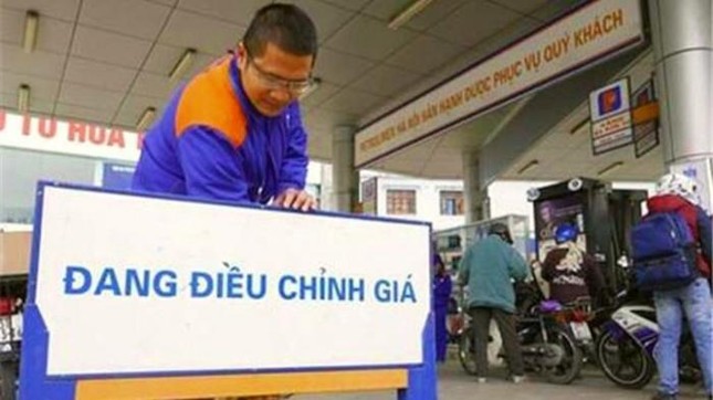 Gi&aacute; xăng trong nước giảm gần 2.000 đồng/l&iacute;t từ ng&agrave;y 11/7? - Ảnh 1.