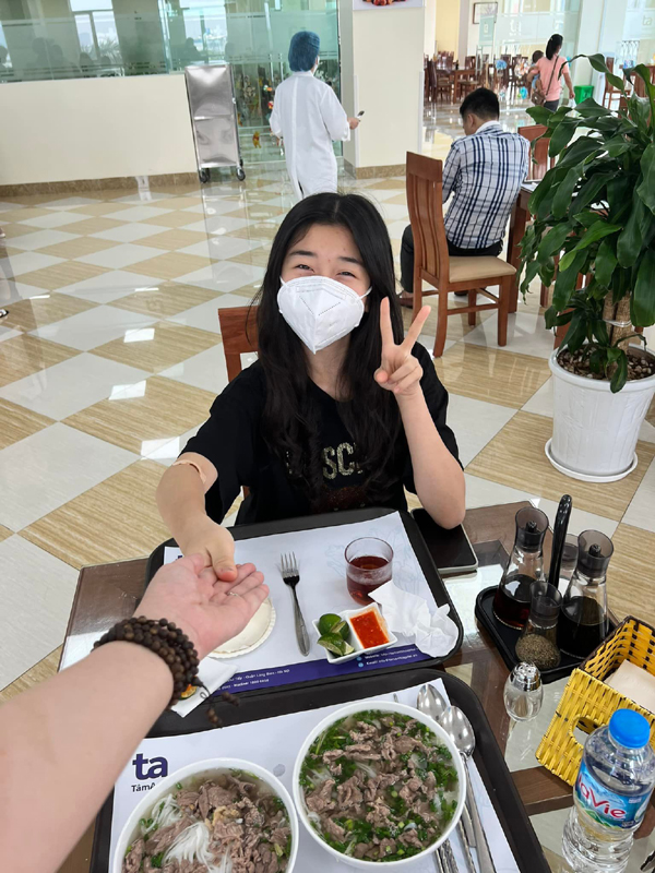 Con gái nhập viện mổ u, Hoa hậu Nguyễn Thị Huyền xót xa và lần đầu tiết lộ chuyện sinh nở vất vả - Ảnh 3.