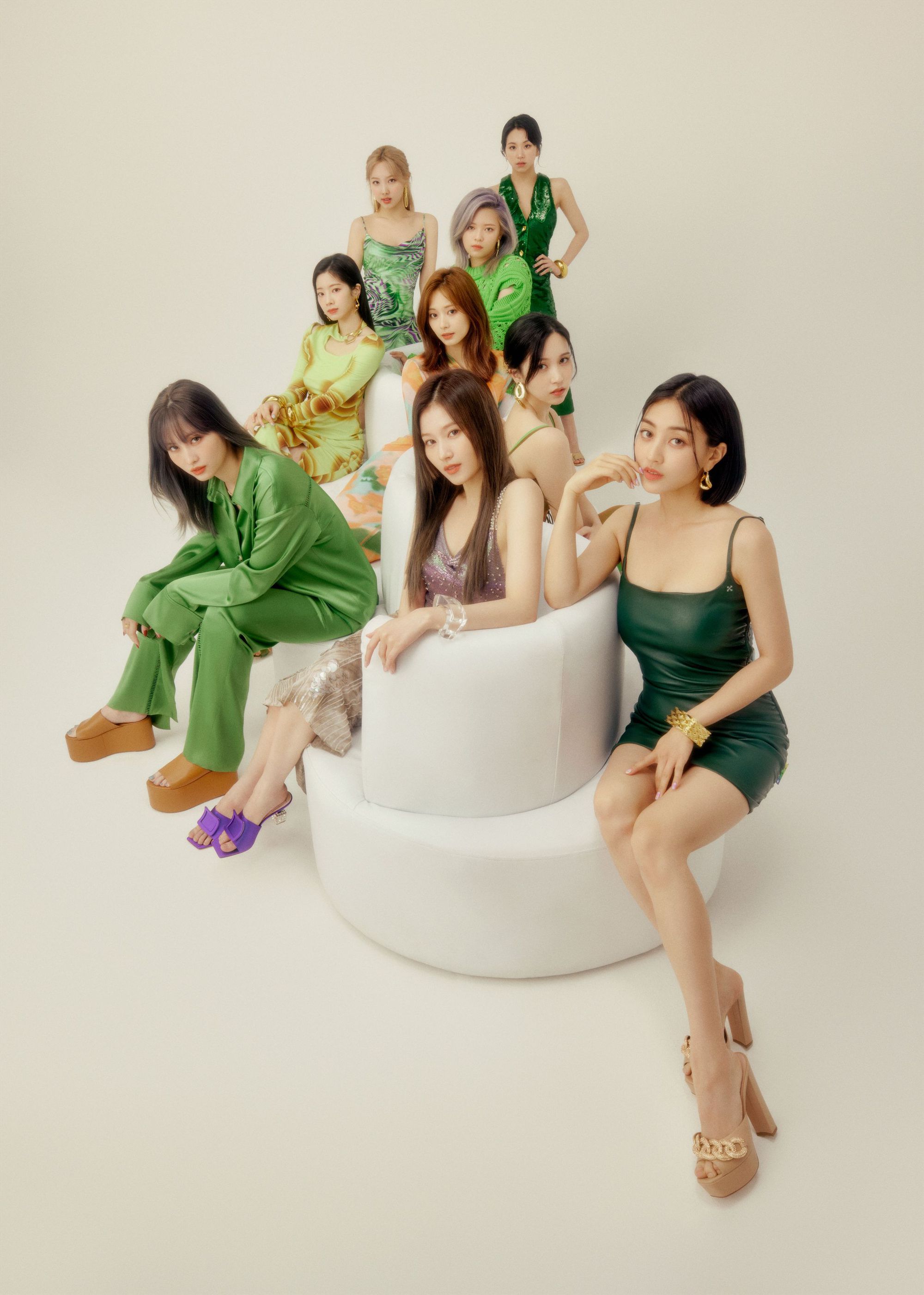 TWICE tiết lộ về mặt tr&aacute;i của sự nổi tiếng: &Aacute;m ảnh với fan cuồng, lịch tr&igrave;nh d&agrave;y đặc đến nỗi kh&ocirc;ng c&oacute; thời gian ri&ecirc;ng tư - Ảnh 2.