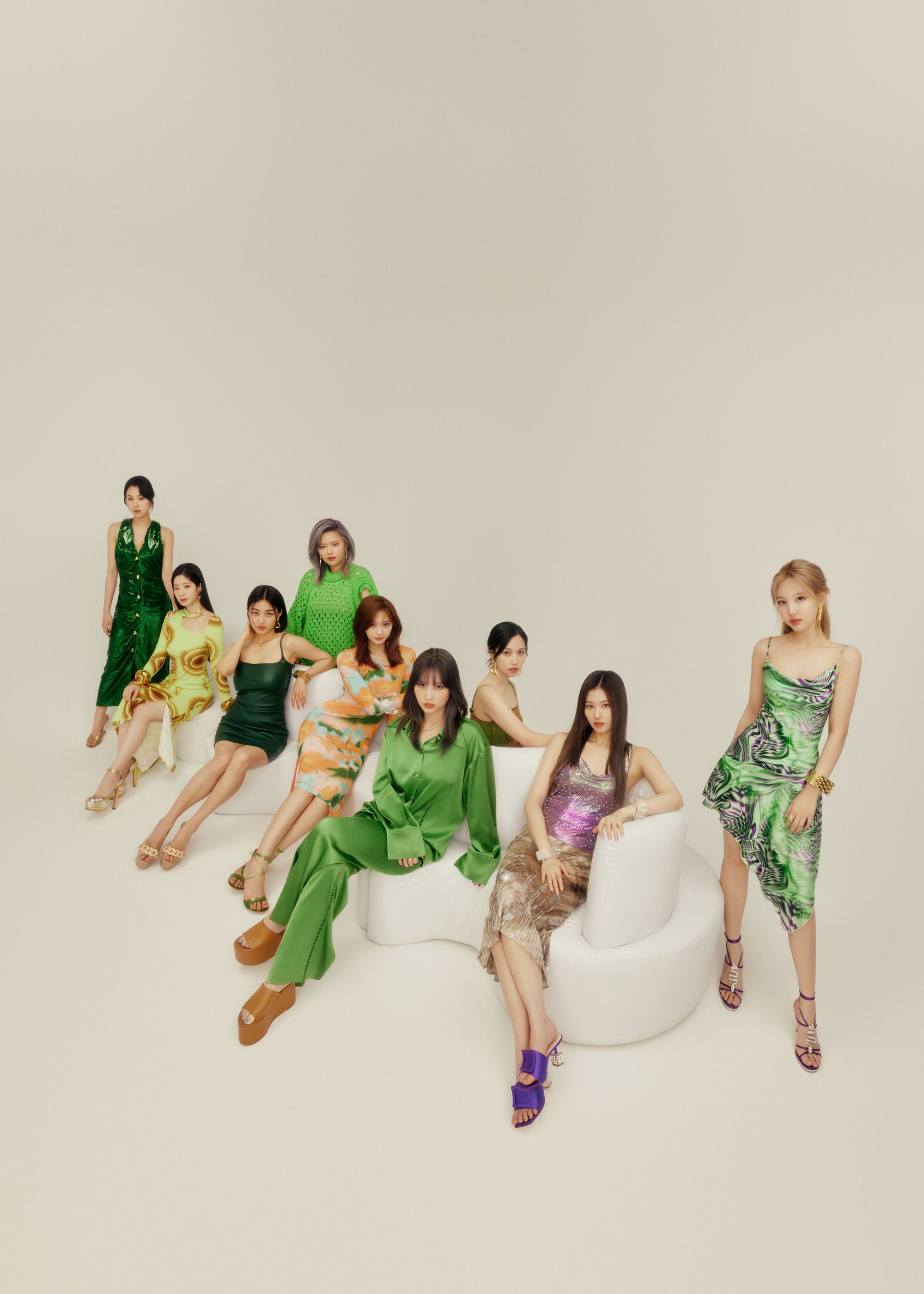 TWICE tiết lộ về mặt tr&aacute;i của sự nổi tiếng: &Aacute;m ảnh với fan cuồng, lịch tr&igrave;nh d&agrave;y đặc đến nỗi kh&ocirc;ng c&oacute; thời gian ri&ecirc;ng tư - Ảnh 13.