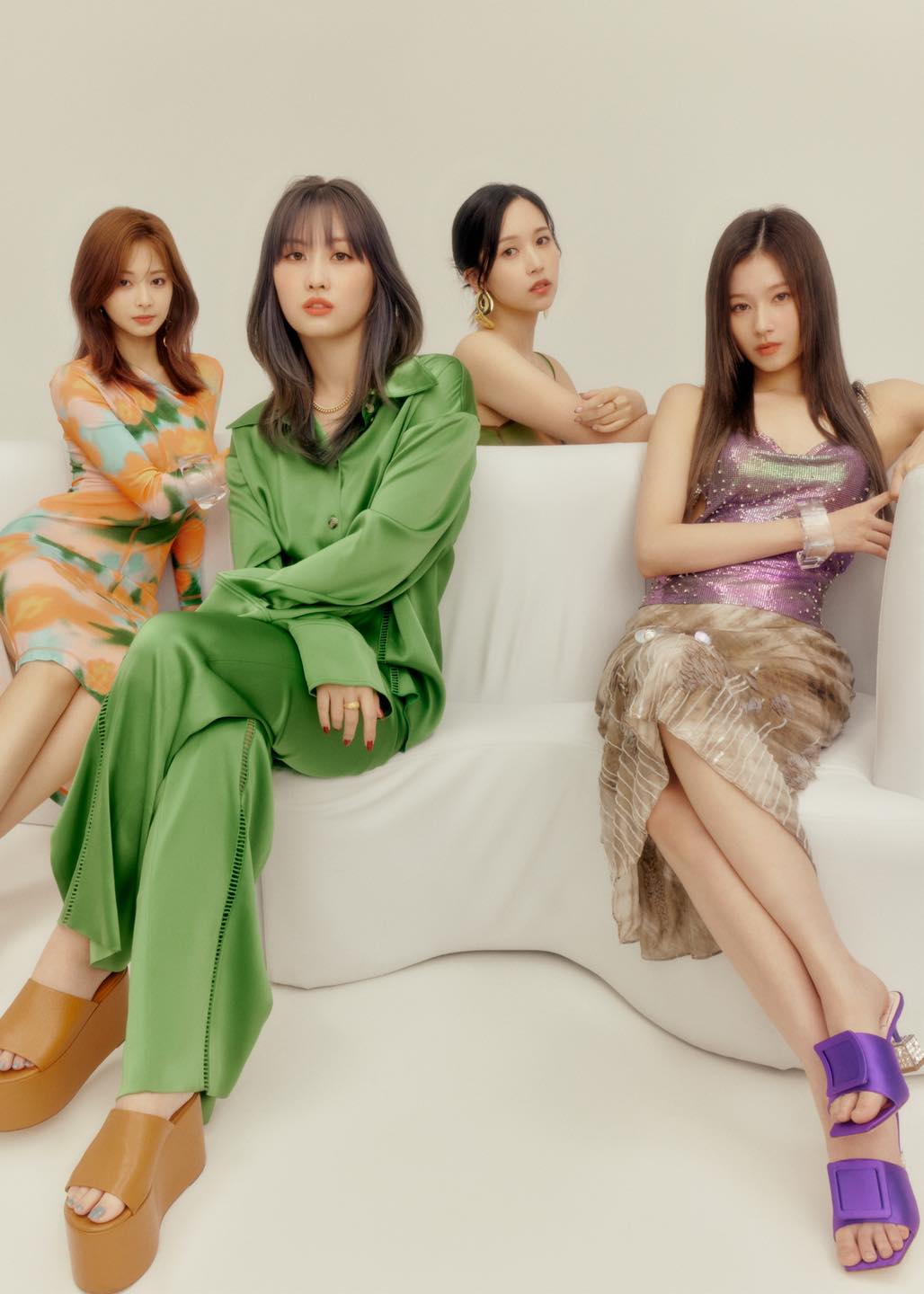 TWICE tiết lộ về mặt tr&aacute;i của sự nổi tiếng: &Aacute;m ảnh với fan cuồng, lịch tr&igrave;nh d&agrave;y đặc đến nỗi kh&ocirc;ng c&oacute; thời gian ri&ecirc;ng tư - Ảnh 9.