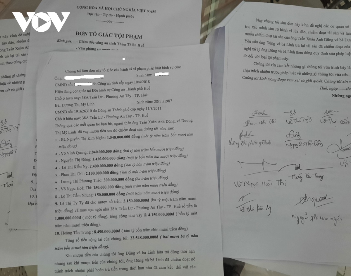 Một c&aacute;n bộ c&ocirc;ng an bị tố c&ugrave;ng vợ lừa đảo chiếm đoạt h&agrave;ng chục tỷ đồng - Ảnh 1.