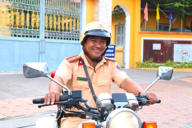 Quên giấy báo dự thi, thí sinh được CSGT vượt hơn 10 km đưa về nhà lấy kịp giờ thi - Ảnh 5.