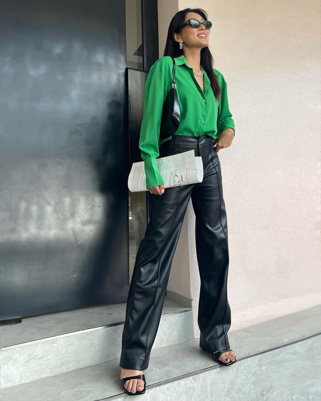 Muốn được khen mặc đẹp chốn công sở, bạn tham khảo cách mỹ nhân Việt phối đồ - Ảnh 7. Muốn được khen mặc đẹp chốn công sở, bạn tham khảo cách mỹ nhân Việt phối đồ - Ảnh 7.