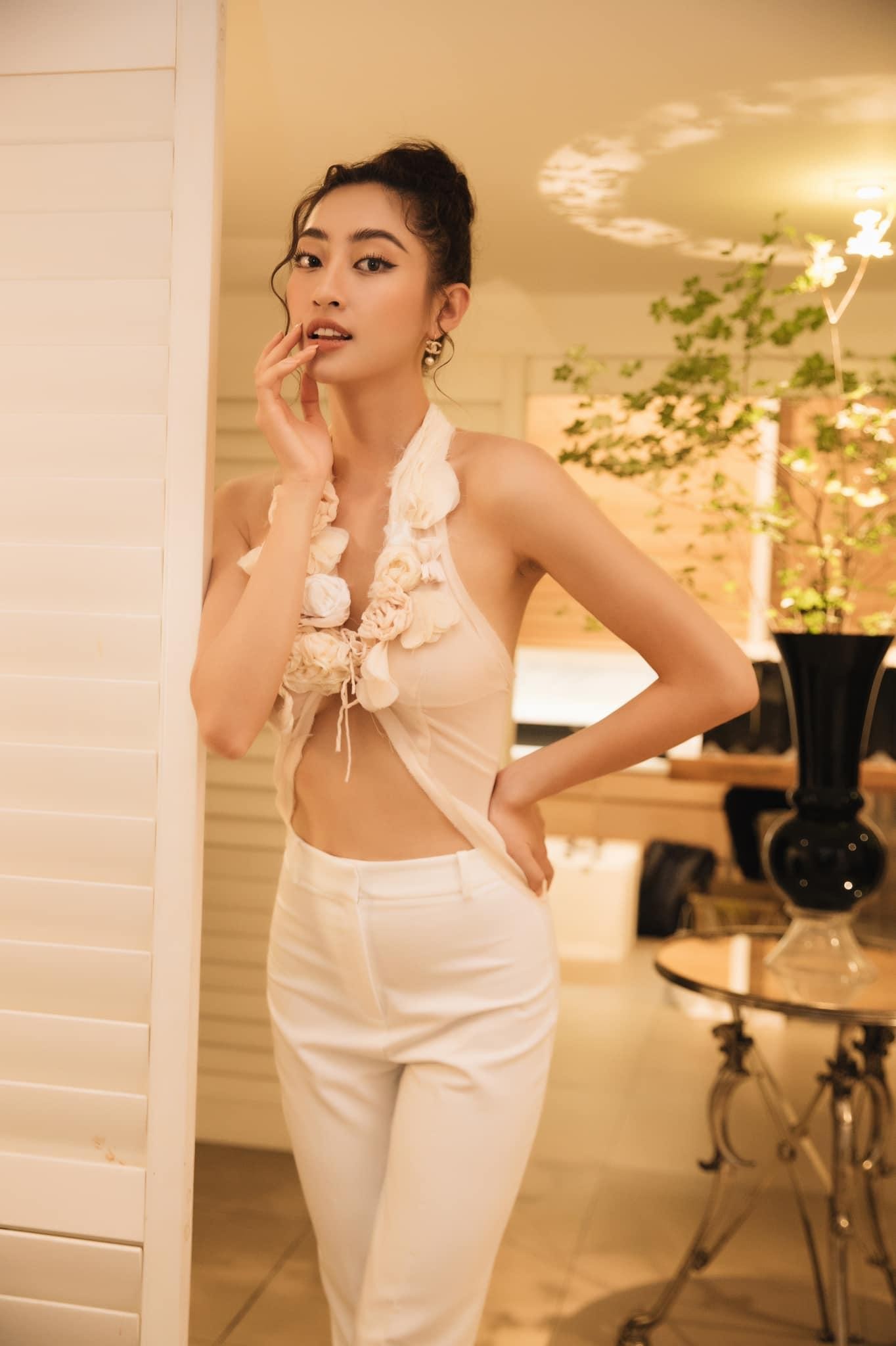 Minh Tú mặc váy hở bạo khoe eo thon sexy, Kim Duyên diện váy cut-out lạ mắt ở Hoa hậu Siêu quốc gia - Ảnh 8.