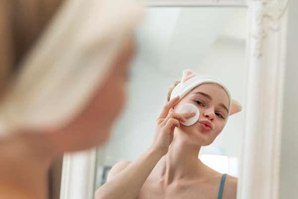5 bước chăm sóc da dầu giúp da thông thoáng, sạch mụn trong mùa hè - Ảnh 2.