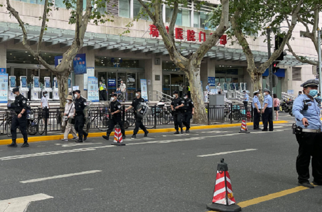 Tấn công bằng dao tại bệnh viện ở Thượng Hải, 4 người bị thương - Ảnh 3.