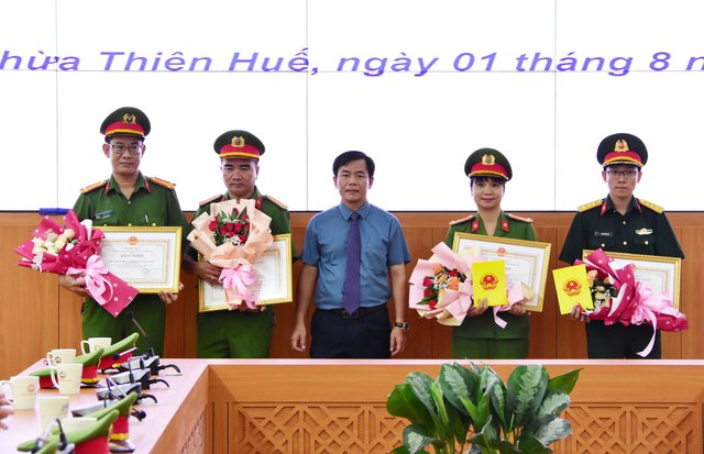 Người trong cuộc kể lại khoảnh khắc “chạm trán” kẻ nổ súng cướp tiệm vàng ở Huế - Ảnh 4.