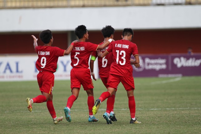 U16 Việt Nam thắng Thái Lan 2-0, vào chơi chung kết U16 Đông Nam Á  - Ảnh 2.