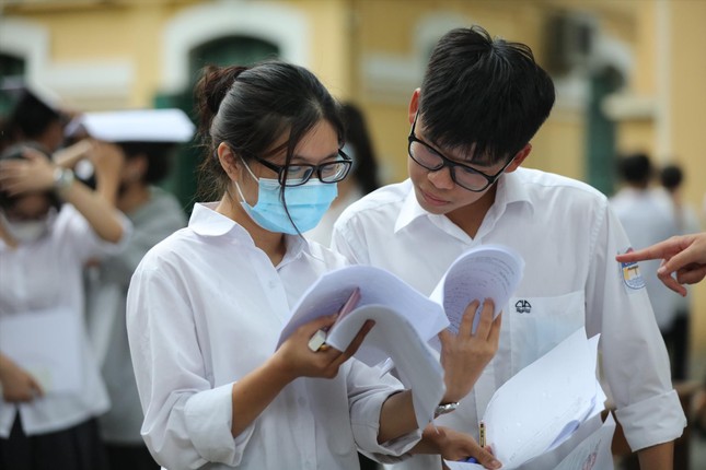 Đào tạo đại học: Học phí nhiều ngành tăng mạnh - Ảnh 1.