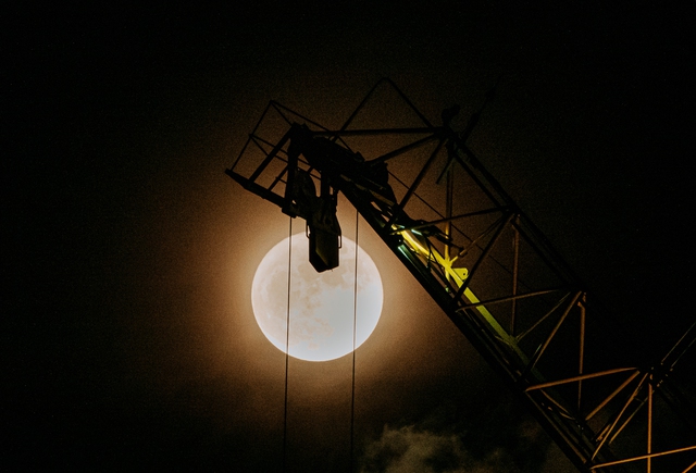 Siêu trăng cuối cùng của năm 2022 tỏa sáng trên bầu trời Việt Nam - Ảnh 2.