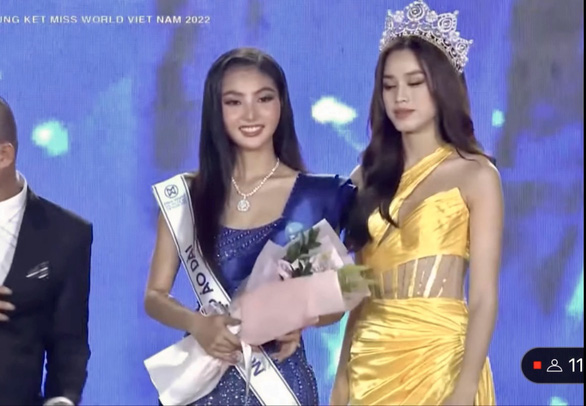 Hoa hậu Đỗ Thị Hà được fan cứu sau vụ đeo sash ngược ở Miss World Việt Nam - Ảnh 3.