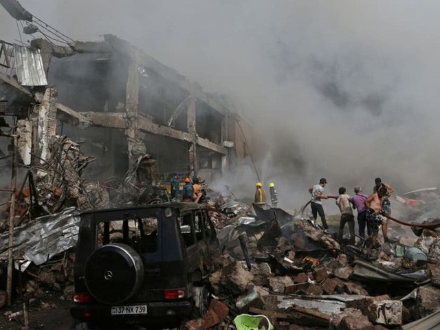 Kho pháo hoa phát nổ ở Armenia làm 3 người thiệt mạng, hàng chục người bị thương - Ảnh 1.