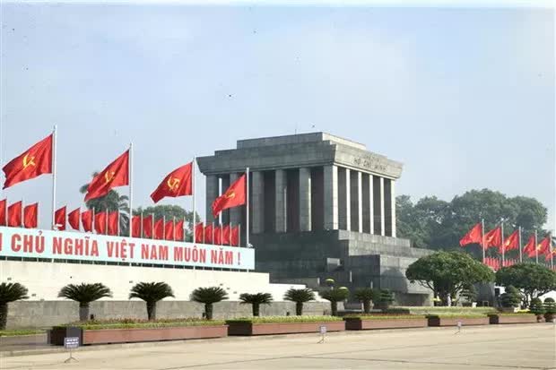 Lăng Chủ tịch Hồ Chí Minh mở …