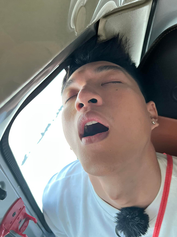 Ngô Kiến Huy dìm hàng hội bạn khi ngủ; Lê Dương Bảo Lâm phản dame cực gắt - Ảnh 3. Ngô Kiến Huy dìm hàng hội bạn khi ngủ; Lê Dương Bảo Lâm phản dame cực gắt - Ảnh 3.
