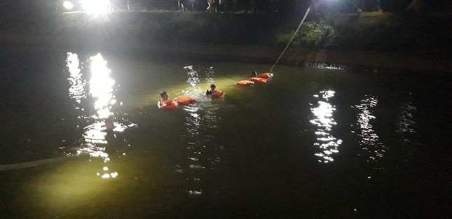 Dắt nhau đi chơi, hai anh em ruột ở Quảng Ng&atilde;i chết đuối - Ảnh 1.