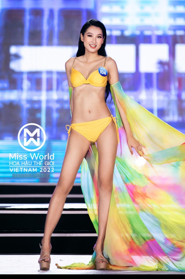 Ngoài Top 3, hai thí sinh còn lại của Top 5 Miss World Vietnam cũng ứng xử nuốt mic và có profile khủng - Ảnh 6.