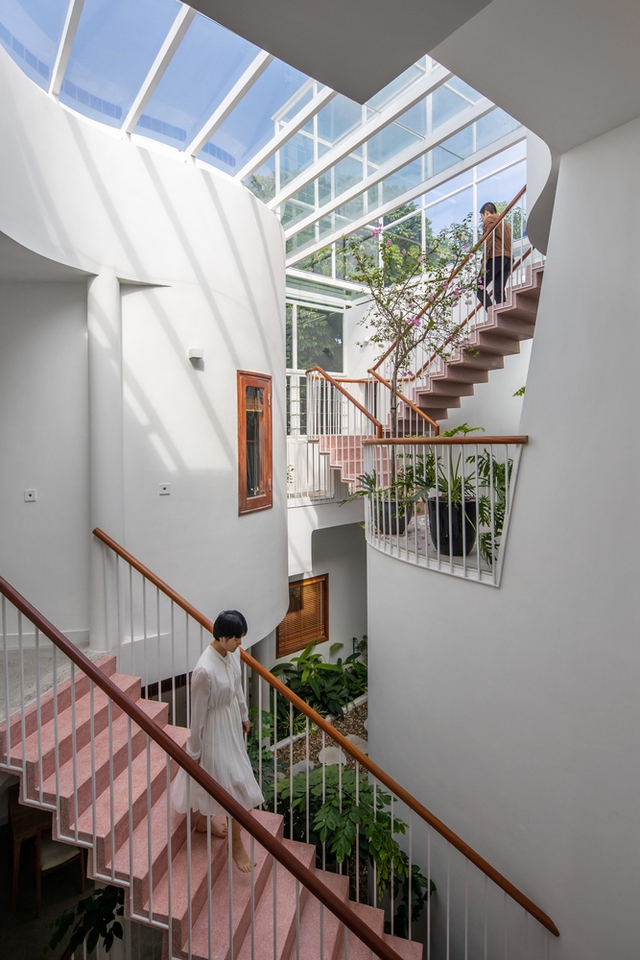 Tòa nhà 147m2 đầy tính nghệ thuật, mỗi bước đi trong nhà đều là một trải nghiệm thú vị - Ảnh 2.